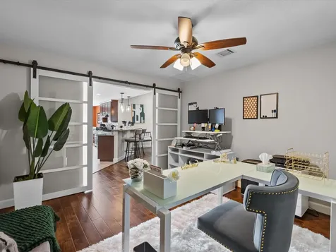 1613 S Hood Street Alvin TX 77511
