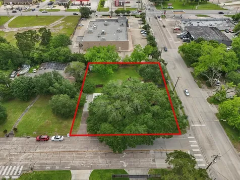 1613 S Hood Street Alvin TX 77511
