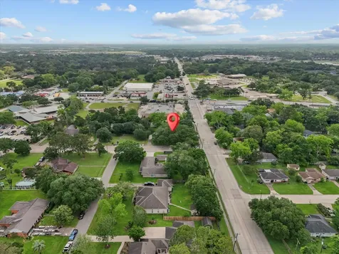 1613 S Hood Street Alvin TX 77511