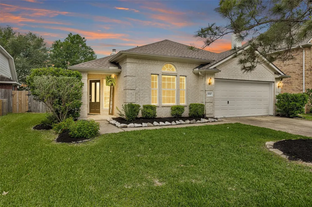 2614 Easton Springs Court Pearland TX 77584