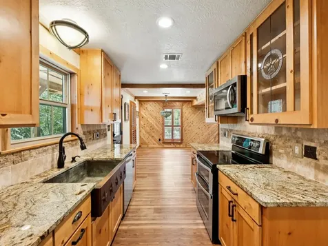 101-1/2 Avenue J Dickinson TX 77539
