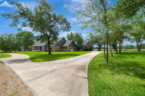 925 Standley Road Madisonville TX 77864