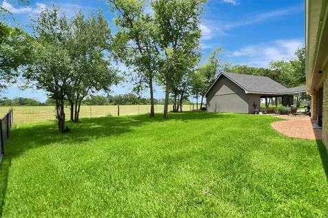 925 Standley Road Madisonville TX 77864