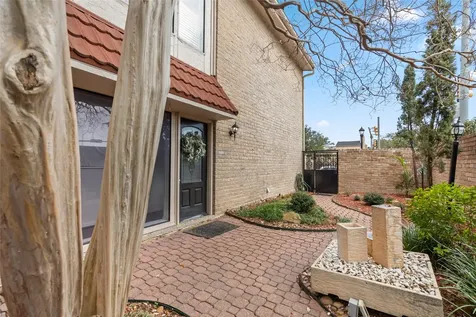 6728 Buffalo Speedway West University Place TX 77005