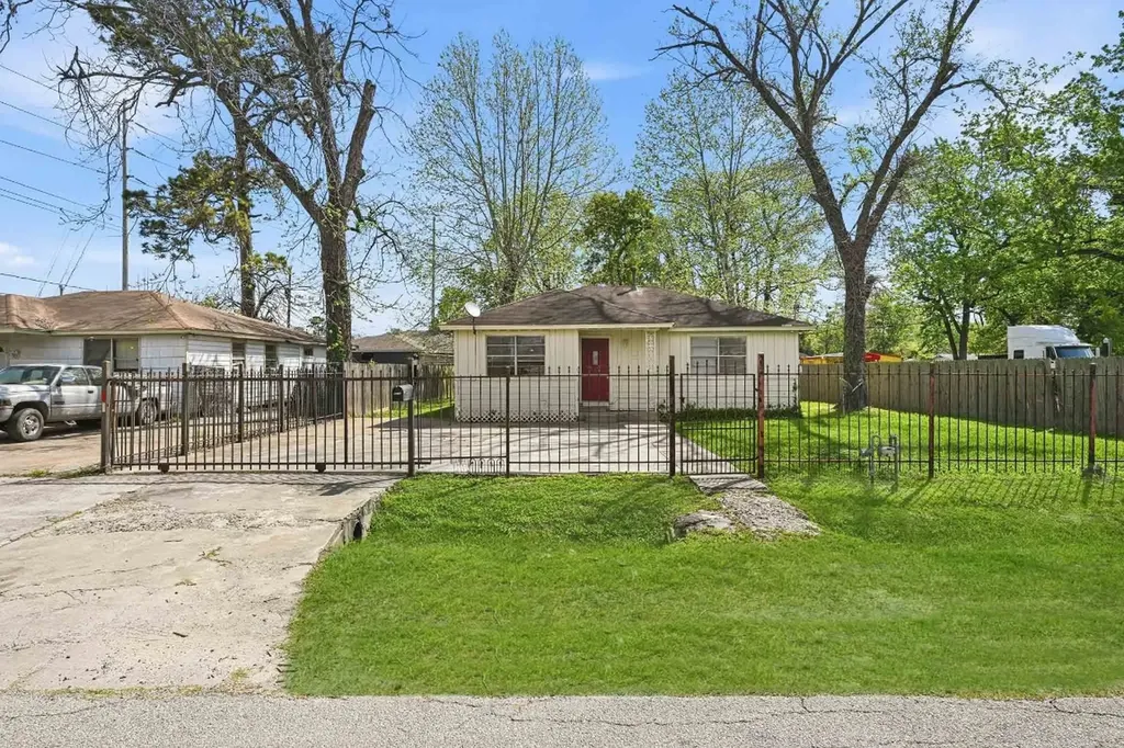 9118 Spaulding Street Houston TX 77016