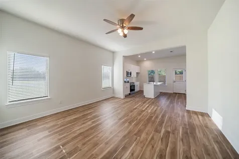 410 W Marlin Street W Willis TX 77378