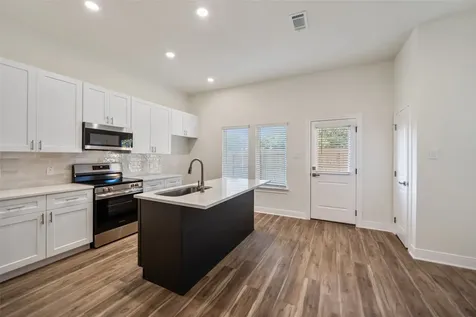 410 W Marlin Street W Willis TX 77378