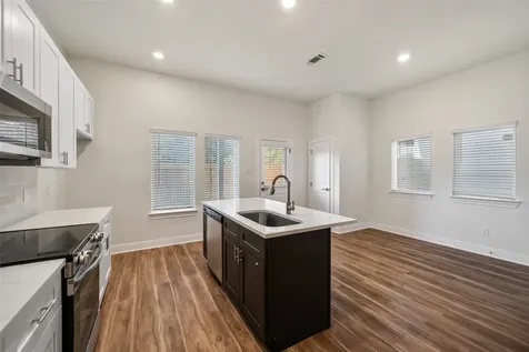 410 W Marlin Street W Willis TX 77378