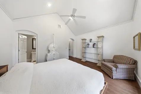 728 Crestbend Drive Houston TX 77042