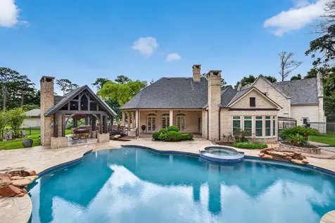 728 Crestbend Drive Houston TX 77042