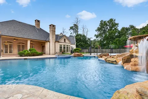728 Crestbend Drive Houston TX 77042