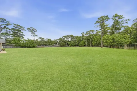 728 Crestbend Drive Houston TX 77042