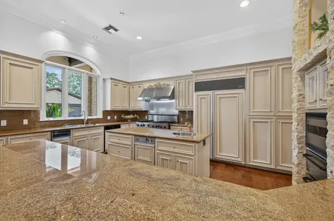 728 Crestbend Drive Houston TX 77042