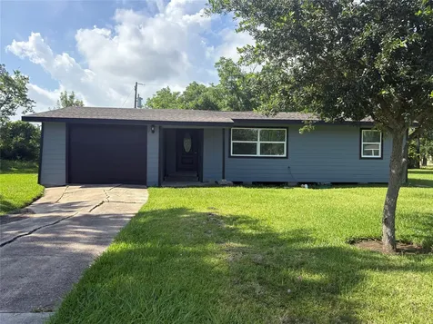 55 Periwinkle Court Lake Jackson TX 77566