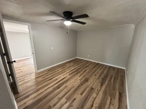 211 #B W South Street Alvin TX 77511