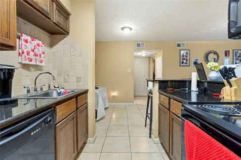 904 University Oaks Boulevard 73 College Station TX 77840