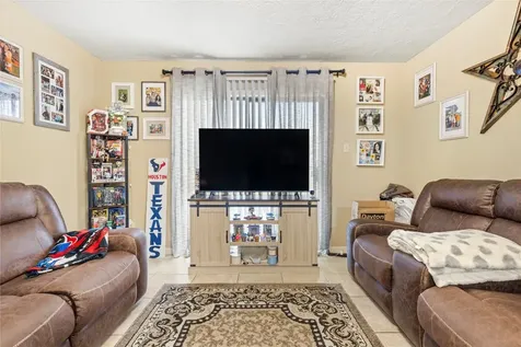 904 University Oaks Boulevard 73 College Station TX 77840