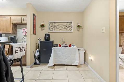 904 University Oaks Boulevard 73 College Station TX 77840