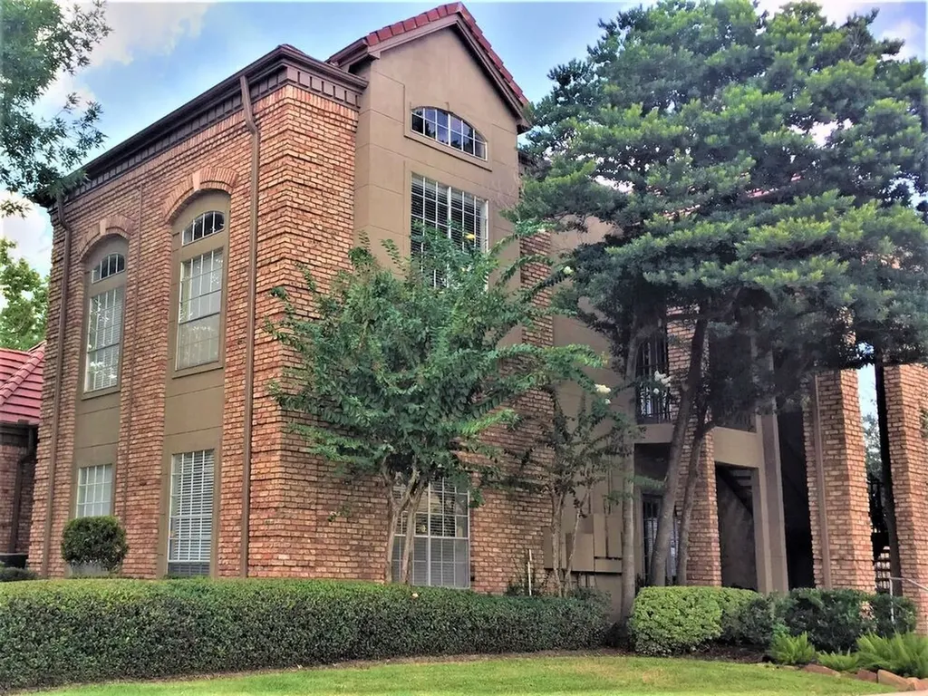 3400 Edloe Street 1706 Houston TX 77027