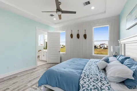 9417 Vista Bella Galveston TX 77554