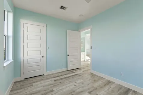 9417 Vista Bella Galveston TX 77554