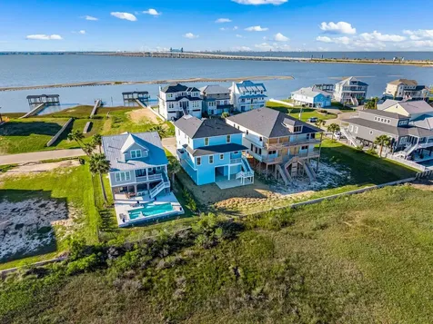 9417 Vista Bella Galveston TX 77554
