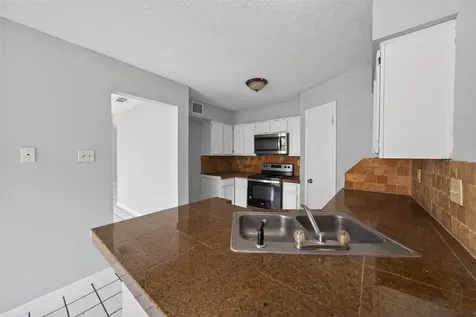 6426 Old Chatham Lane Houston TX 77035