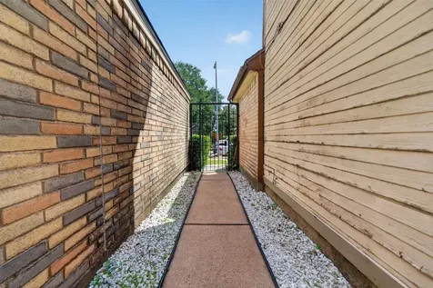 6426 Old Chatham Lane Houston TX 77035