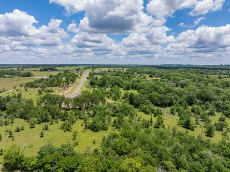 6501 Atakapan Trail Bedias TX 77831