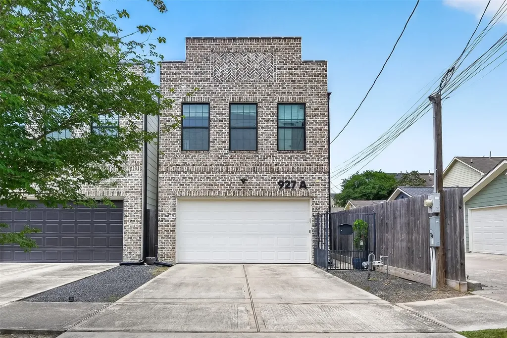 927 W 25th Street A Houston TX 77008