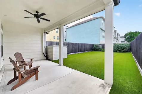 927 W 25th Street A Houston TX 77008