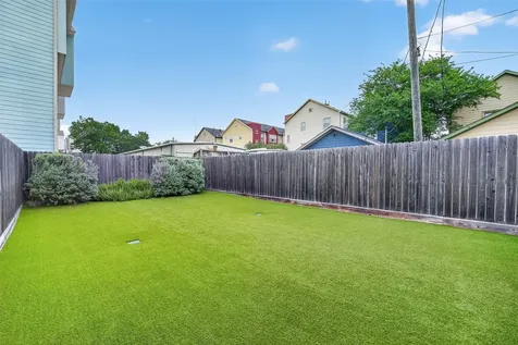 927 W 25th Street A Houston TX 77008