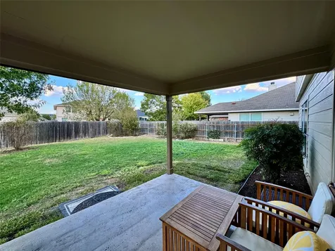 1404 Laguna Cove Hutto TX 78634
