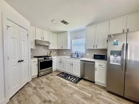 1404 Laguna Cove Hutto TX 78634