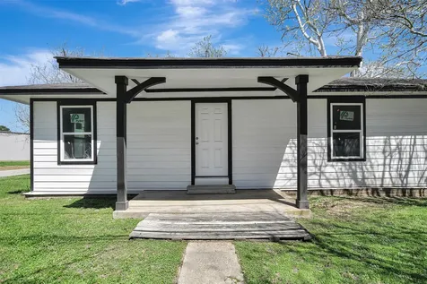 122 Commerce Street Magnolia TX 77355