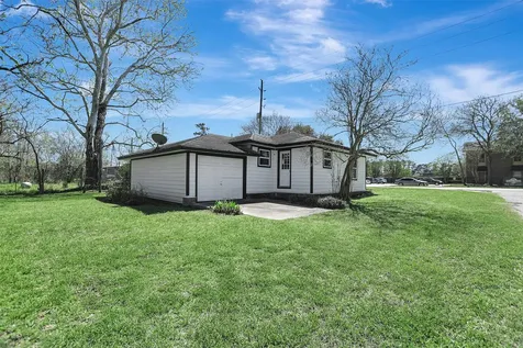 122 Commerce Street Magnolia TX 77355