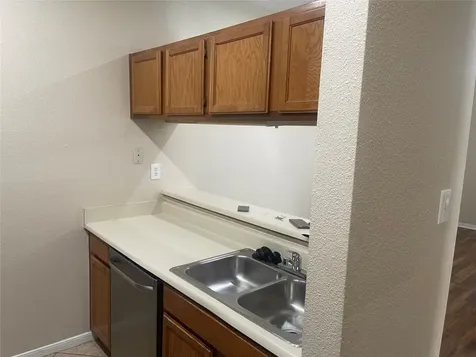 2121 El Paseo Street 1601 Houston TX 77054