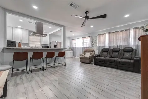 1210 Wilma Lois Avenue Pasadena TX 77502