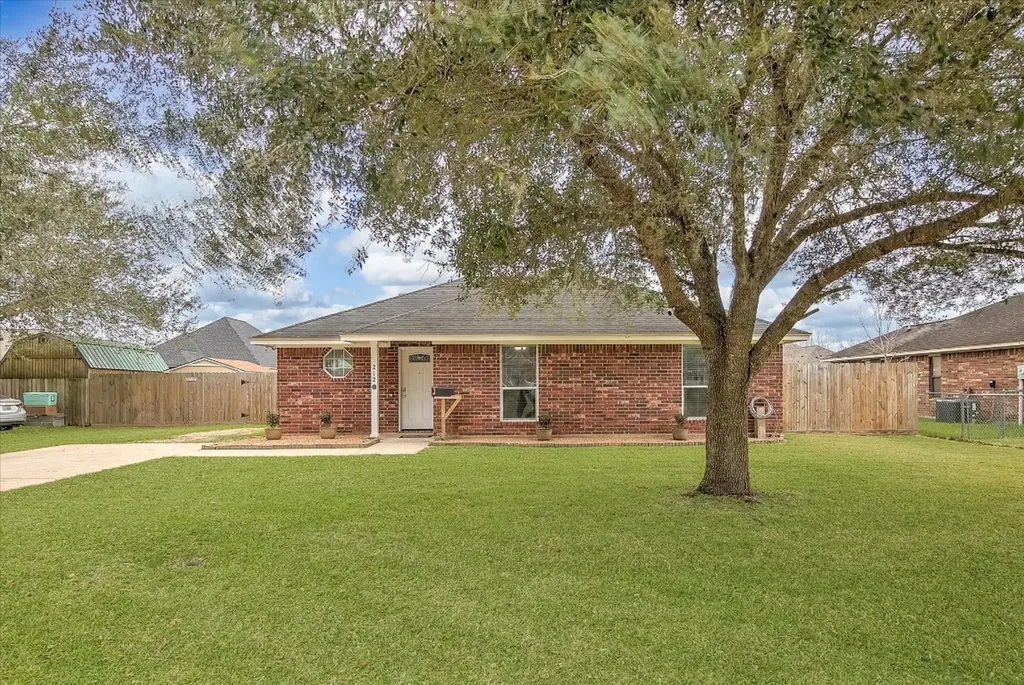 212 Hickory Street Sweeny TX 77480