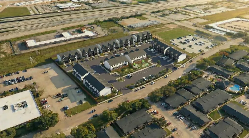 81 Northpoint Drive Building 9c Houston TX 77060