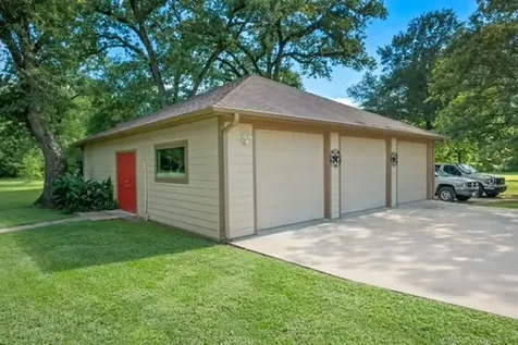 4529 Quiet Waters North Zulch TX 77872