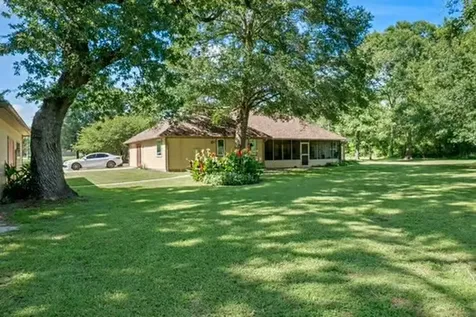 4529 Quiet Waters North Zulch TX 77872