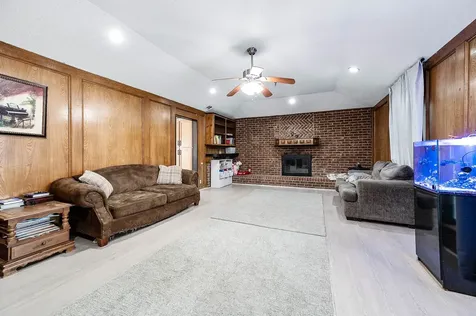 1619 Cr 387 -Marilyn Street Alvin TX 77511