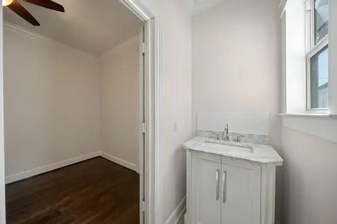 110 Kendall Street Houston TX 77003