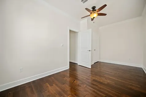 110 Kendall Street Houston TX 77003