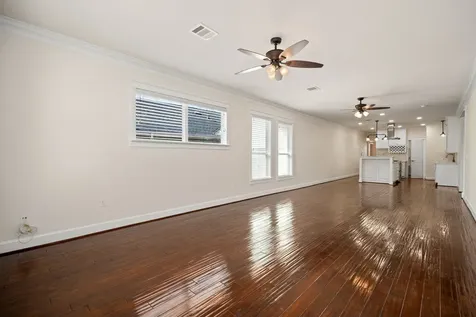110 Kendall Street Houston TX 77003