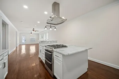 110 Kendall Street Houston TX 77003