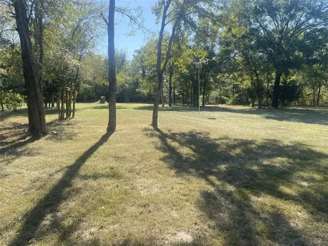 123 County Road 300 Oakwood TX 75855