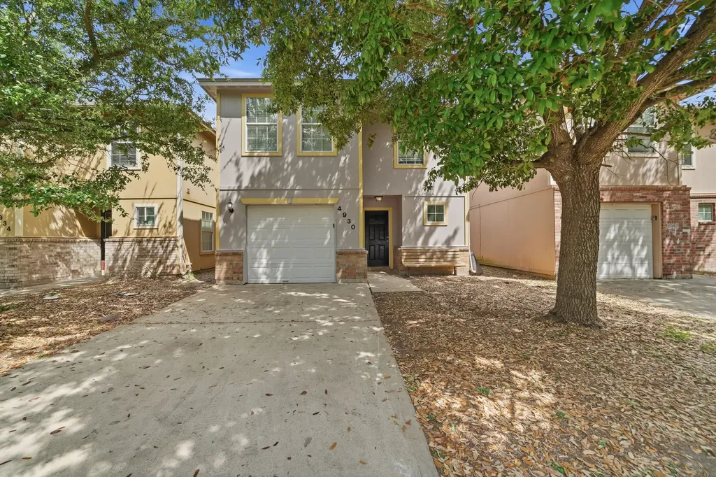 4930 S Cancun Drive Houston TX 77045