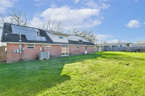 71 Garfield Street La Porte TX 77571